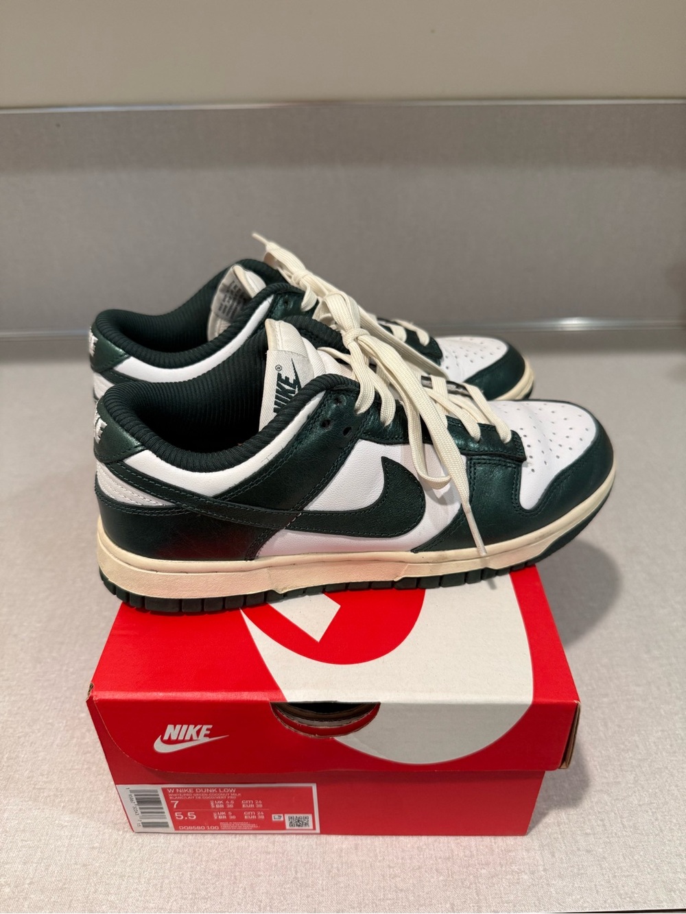 Nike Dunk Low Sneakers - Vintage Green